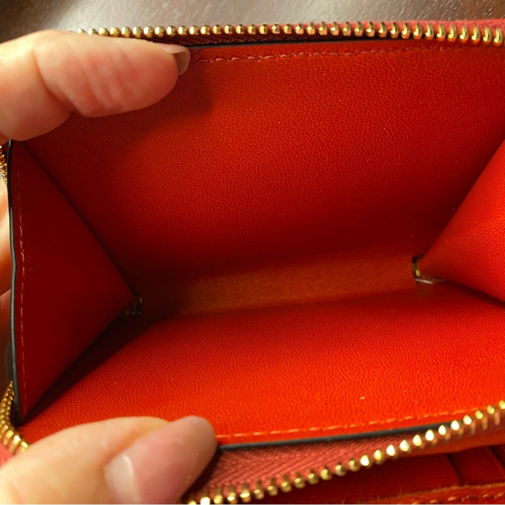 Versace Medusa Quilted Leather Compact Wallet - Picture 8 of 8